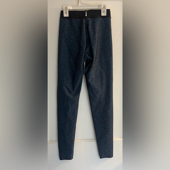 Ultracor Animal Print Blue Black Leggings Size Medium - Picture 3 of 5